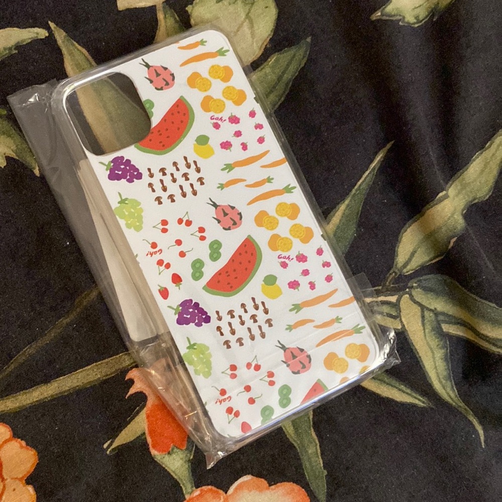 NEVER USED❗️ Lisa Says Gah iPhone Case - Farmers Market - White 🍇🍉🍒🍊🍄